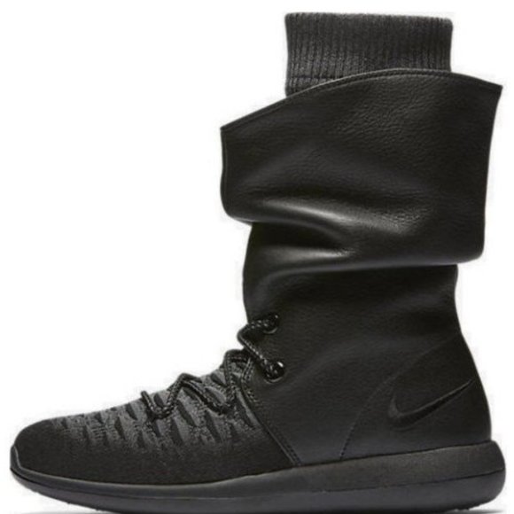 Nike ROSHE Two Hi Flyknit Trainer Sneakers - Picture 2 of 8